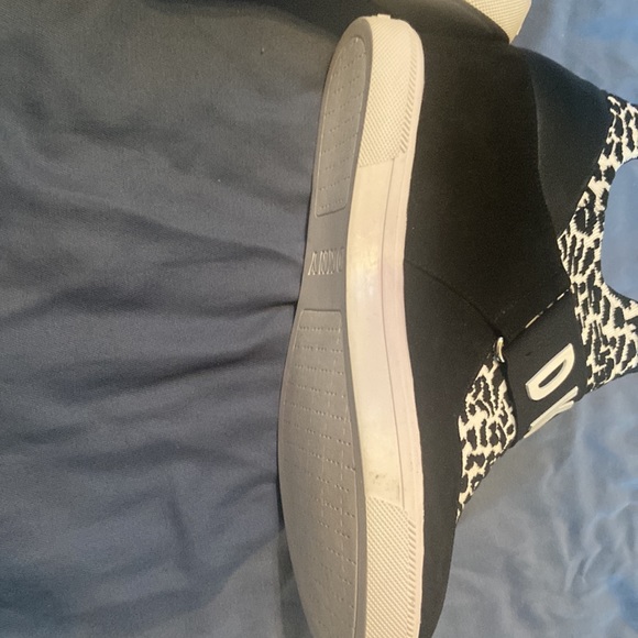 NWOT size 10 suede and stretchy DKNY sneaker booties - Picture 3 of 6